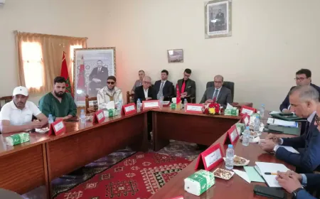 عامل إقليم اشتوكة آيت باها في جماعة آيت امزال: إنصات للساكنة وتقييم للأوراش التنموية