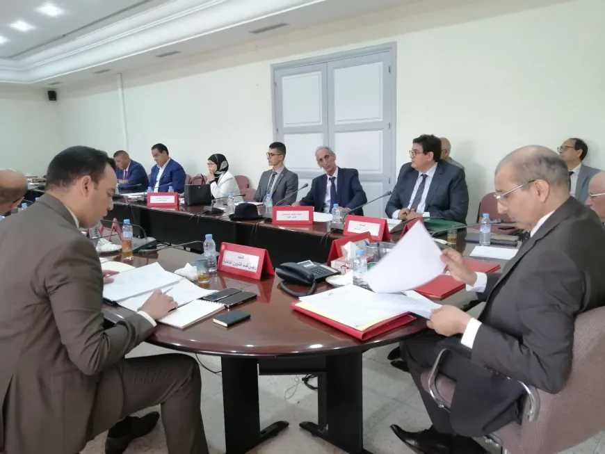 عامل إقليم اشتوكة آيت باها يعقد لقاءً استراتيجيًا مع غرفة التجارة والصناعة والخدمات