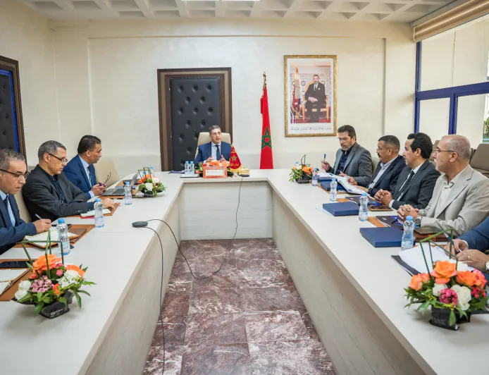 الوالي سعيد أمزازي يترأس مجلس إدارة شركة "أكادير الكبير للنقل والتنقلات الحضرية" ويؤكد تسريع وتيرة مشاريع النقل المستدام
