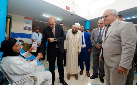 عامل الإقليم يطلع على سير القافلة الطبية الجراحية المنظمة بالمستشفى الاقليمي المختار السوسي.