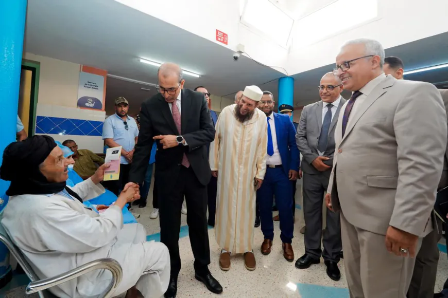 عامل الإقليم يطلع على سير القافلة الطبية الجراحية المنظمة بالمستشفى الاقليمي المختار السوسي.